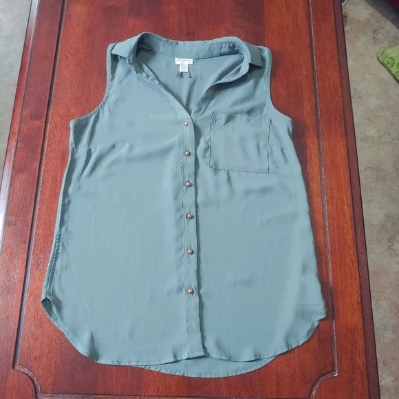 *SOLD!* Camisole chemisier Dynamite, xs, vert foncé, vert armé / - Picture 1 of 9